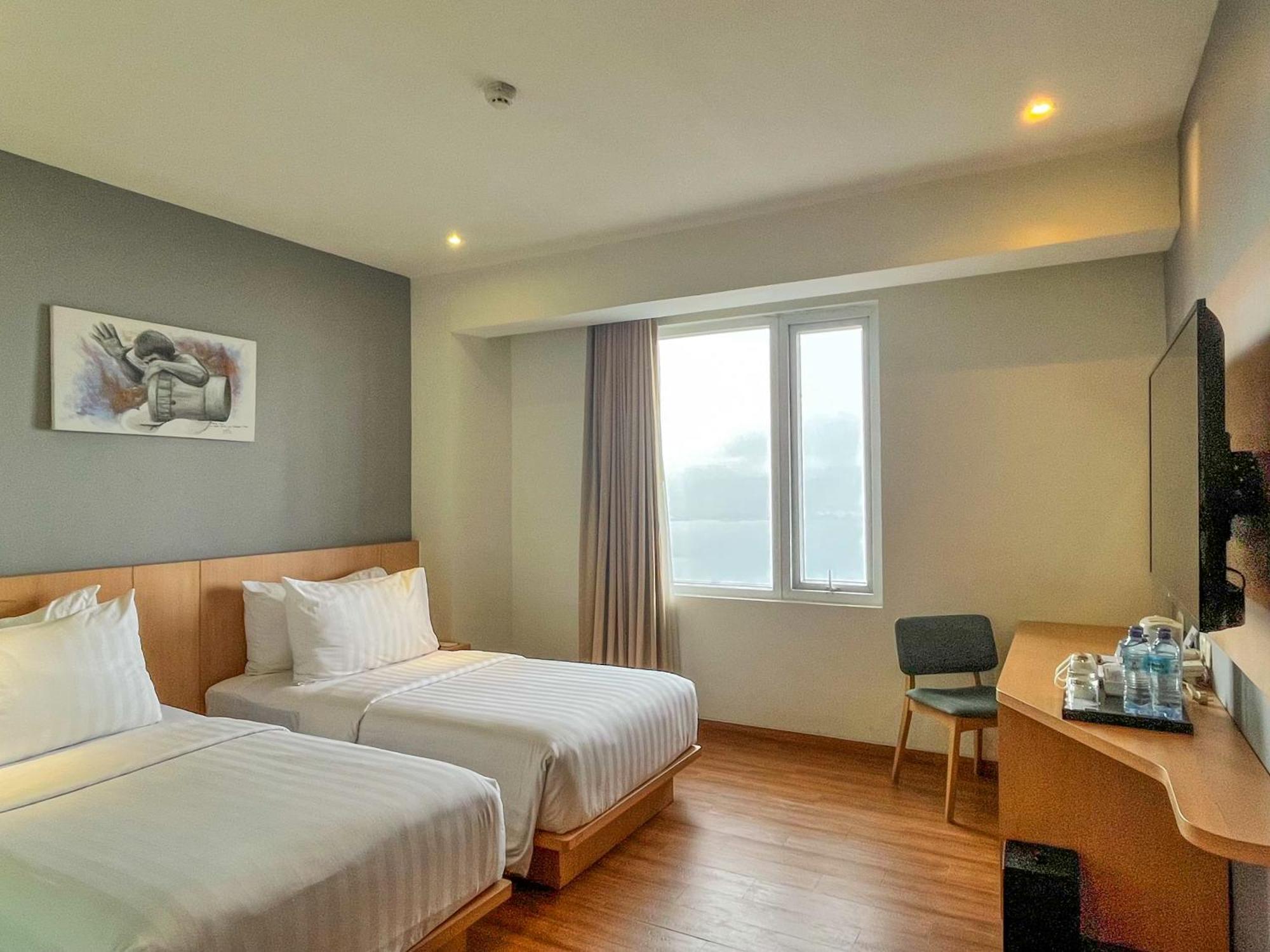 Hotel Santika Premiere Ambon Extérieur photo